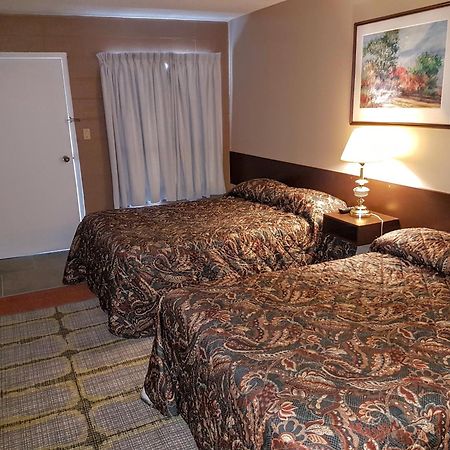Alaskan Motel Fox Creek 외부 사진