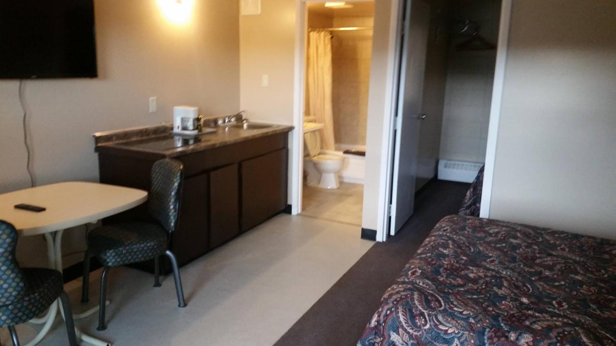 Alaskan Motel Fox Creek 객실 사진
